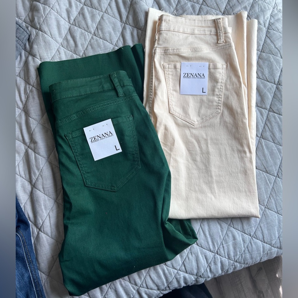 Zenana | NWT Women's Green and Cream High Rise Jeans Size Large